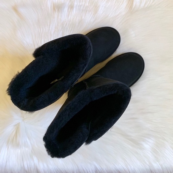 UGG Black Bailey Button Triplet II Boots - Picture 4 of 8